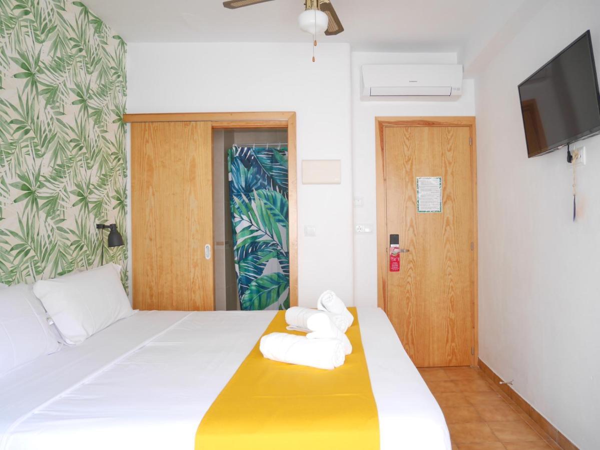 Nanit Rooms Ibiza Hostal Santa Eularia des Riu Zewnętrze zdjęcie