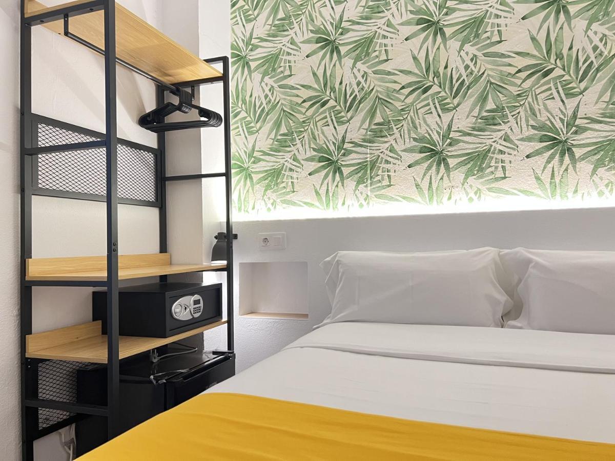 Nanit Rooms Ibiza Hostal Santa Eularia des Riu Zewnętrze zdjęcie