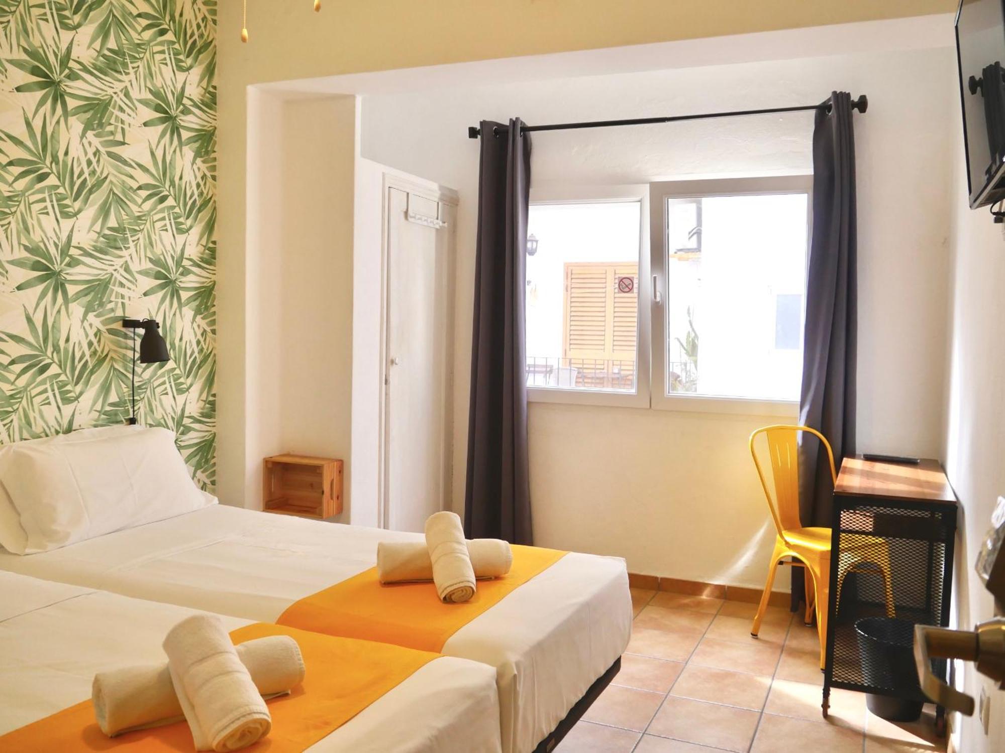 Nanit Rooms Ibiza Hostal Santa Eularia des Riu Zewnętrze zdjęcie