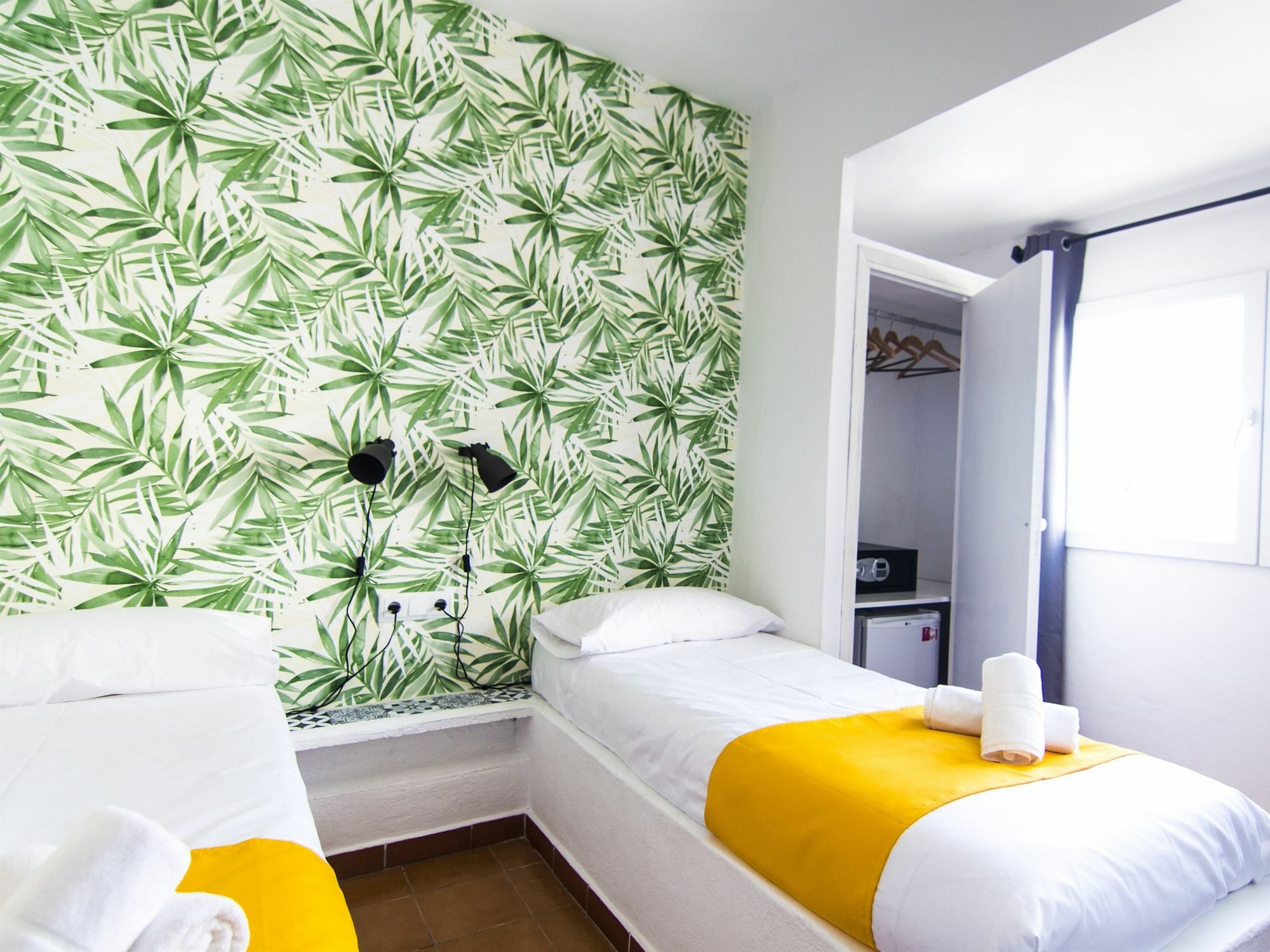 Nanit Rooms Ibiza Hostal Santa Eularia des Riu Zewnętrze zdjęcie